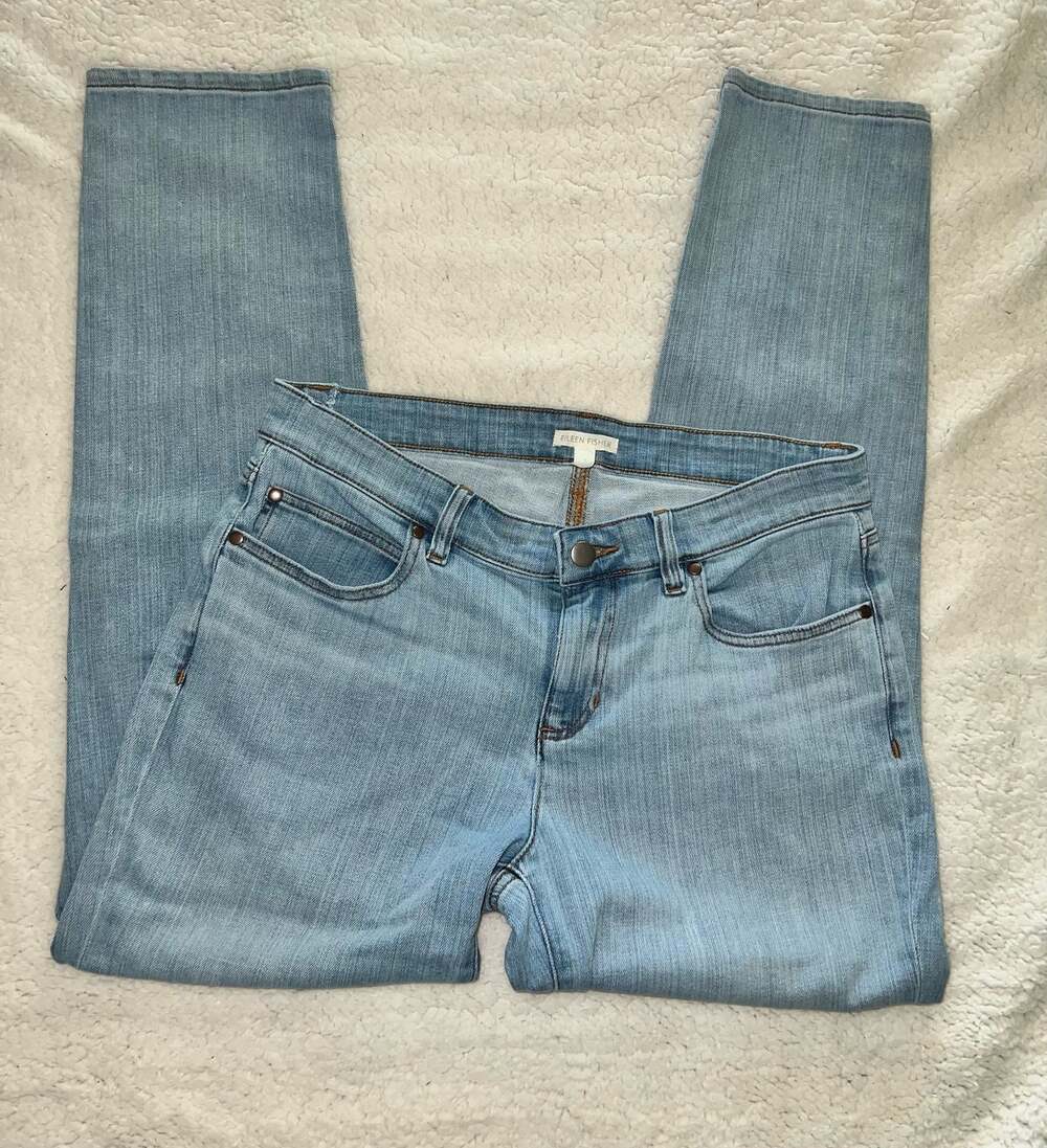 Eileen Fisher light wash - organic cotton - slim jeans - size 6 - F31